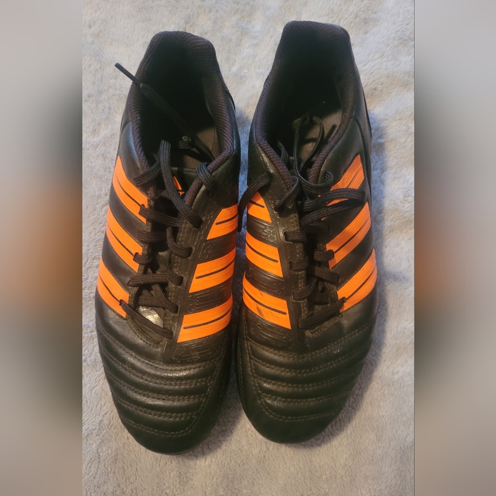 Soccer cleats